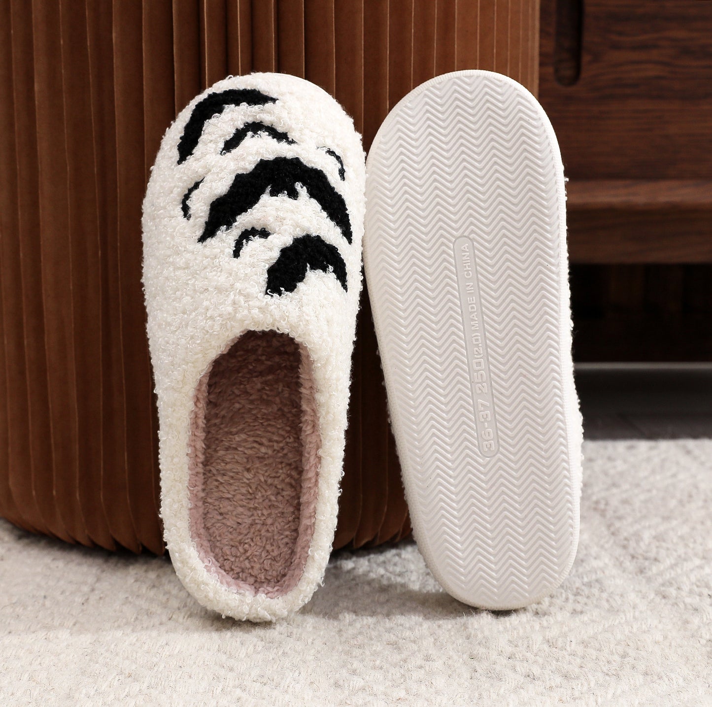 Halloween Bat Slippers – Funny Plush Indoor Shoes for Men & Women, Soft Cozy House Flats, Horror Costume Gift Idea