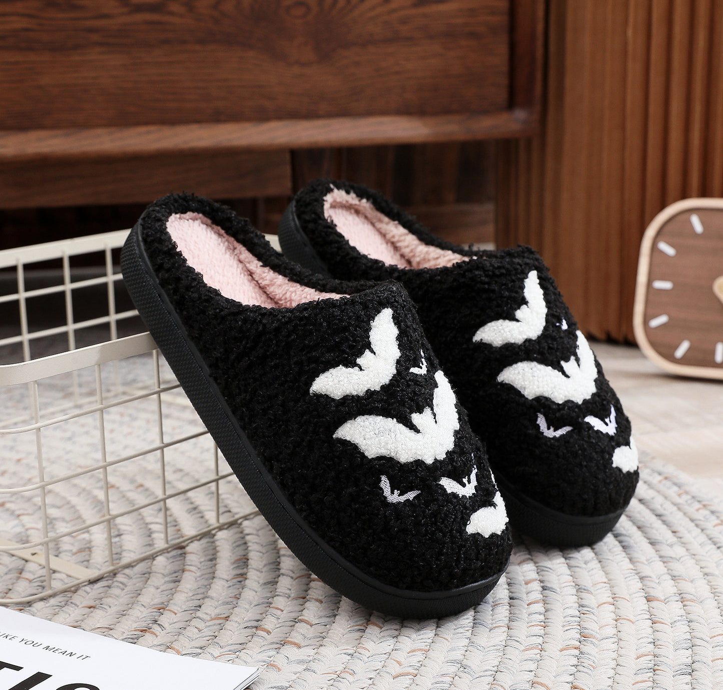 Halloween Bat Slippers – Funny Plush Indoor Shoes for Men & Women, Soft Cozy House Flats, Horror Costume Gift Idea